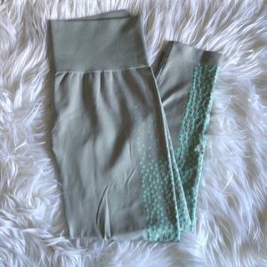 Fabletics cropped leggings